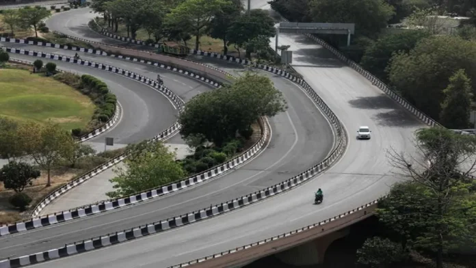 India to Award 50% More Highway Projects This Fiscal Year, Aims for 12,900 km