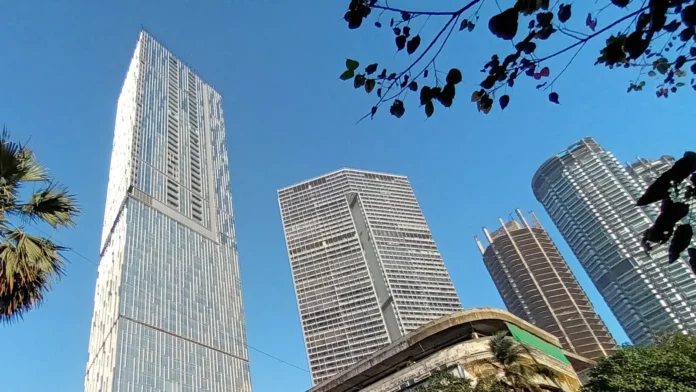 Mumbai's Real Estate Market Sees ₹105 Crore Deal in Oberoi Three Sixty West